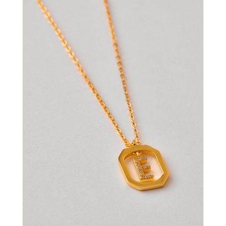 COLLAR INICIAL E