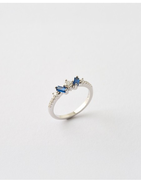 ANILLO CIRCONITAS REDONDAS BLANCSA Y BAGUETTE ZAFIRO  Malizzia